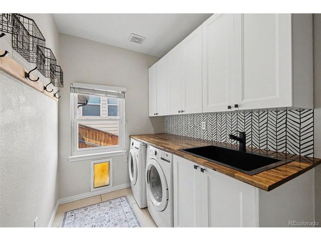 59 Burgundy Dr, Highlands Ranch, CO 80126