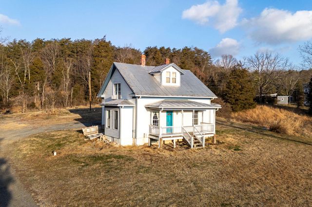 10997 SENEDO RD, Mt Jackson, VA 22842