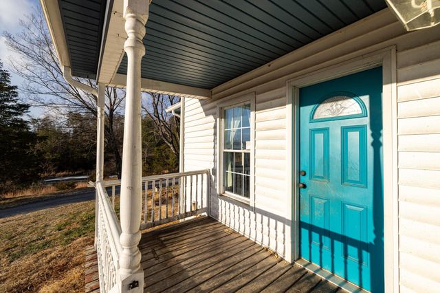 10997 SENEDO RD, Mt Jackson, VA 22842