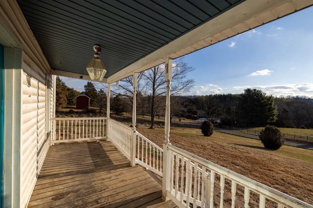 10997 SENEDO RD, Mt Jackson, VA 22842