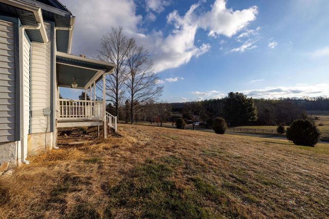 10997 SENEDO RD, Mt Jackson, VA 22842