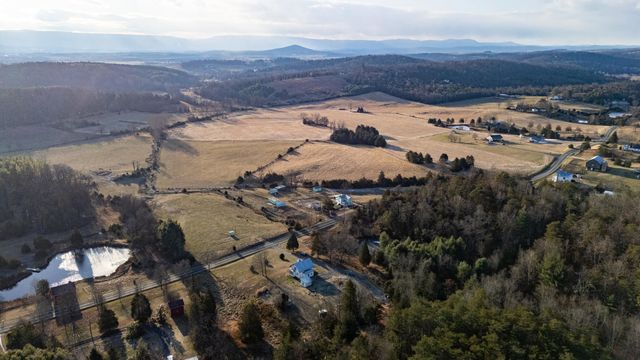 10997 SENEDO RD, Mt Jackson, VA 22842