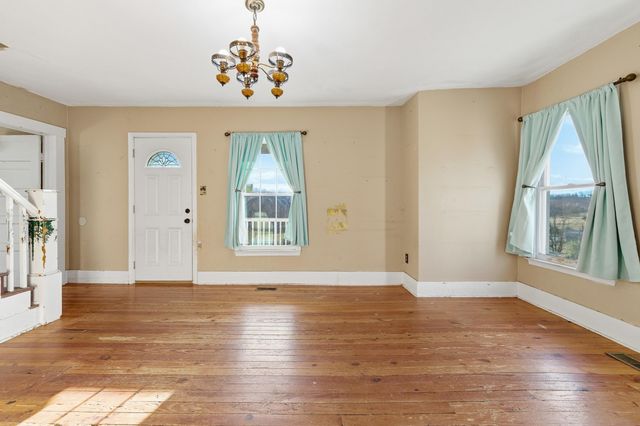 10997 SENEDO RD, Mt Jackson, VA 22842