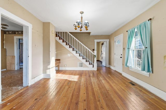 10997 SENEDO RD, Mt Jackson, VA 22842