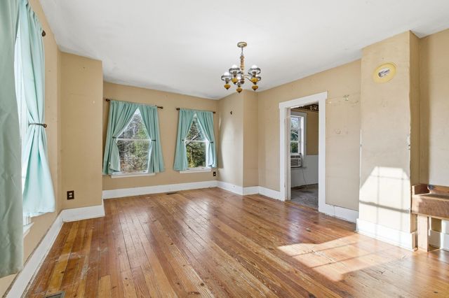 10997 SENEDO RD, Mt Jackson, VA 22842