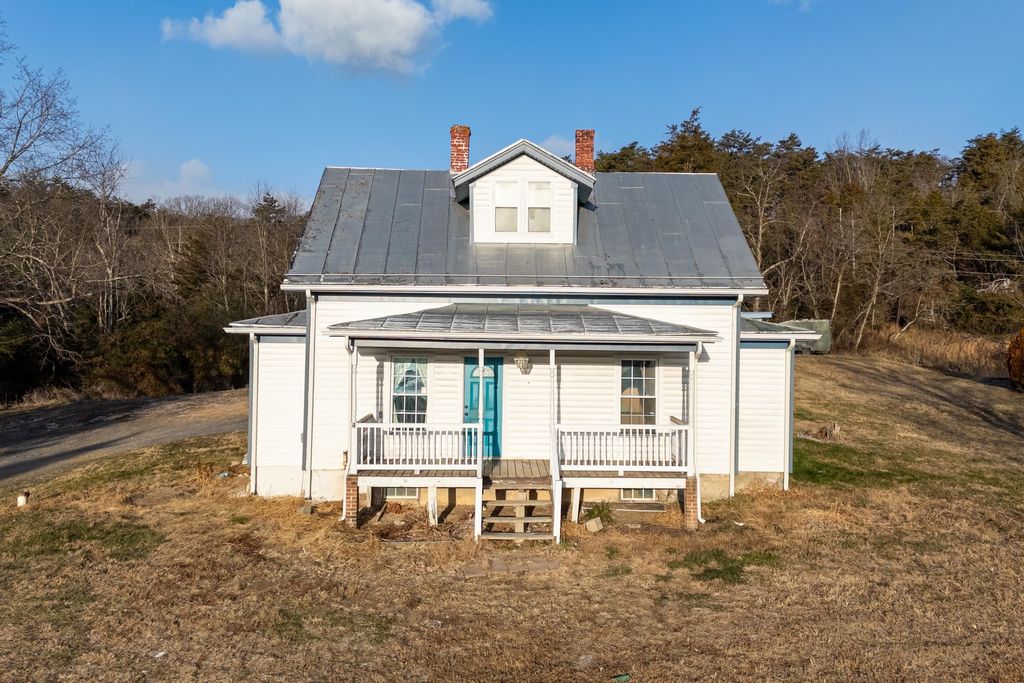 10997 SENEDO RD, Mt Jackson, VA 22842