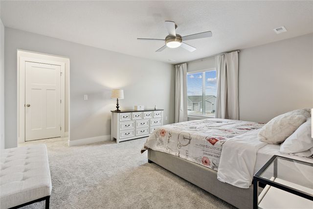 2913 Indigo Lane, Pella, IA 50219