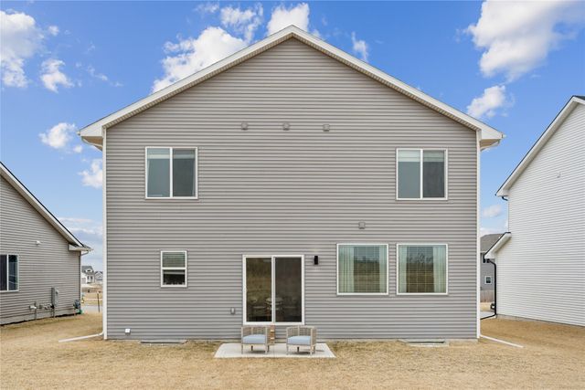 2913 Indigo Lane, Pella, IA 50219
