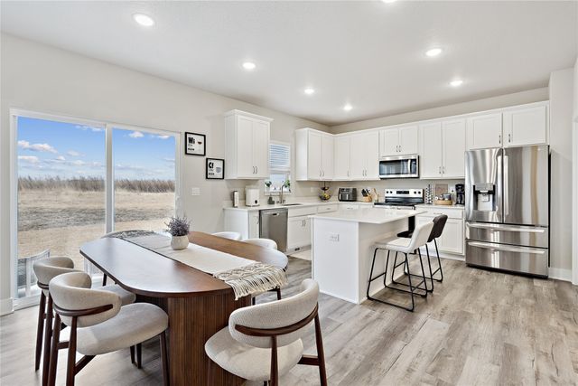 2913 Indigo Lane, Pella, IA 50219