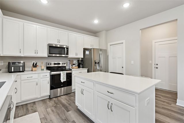 2913 Indigo Lane, Pella, IA 50219