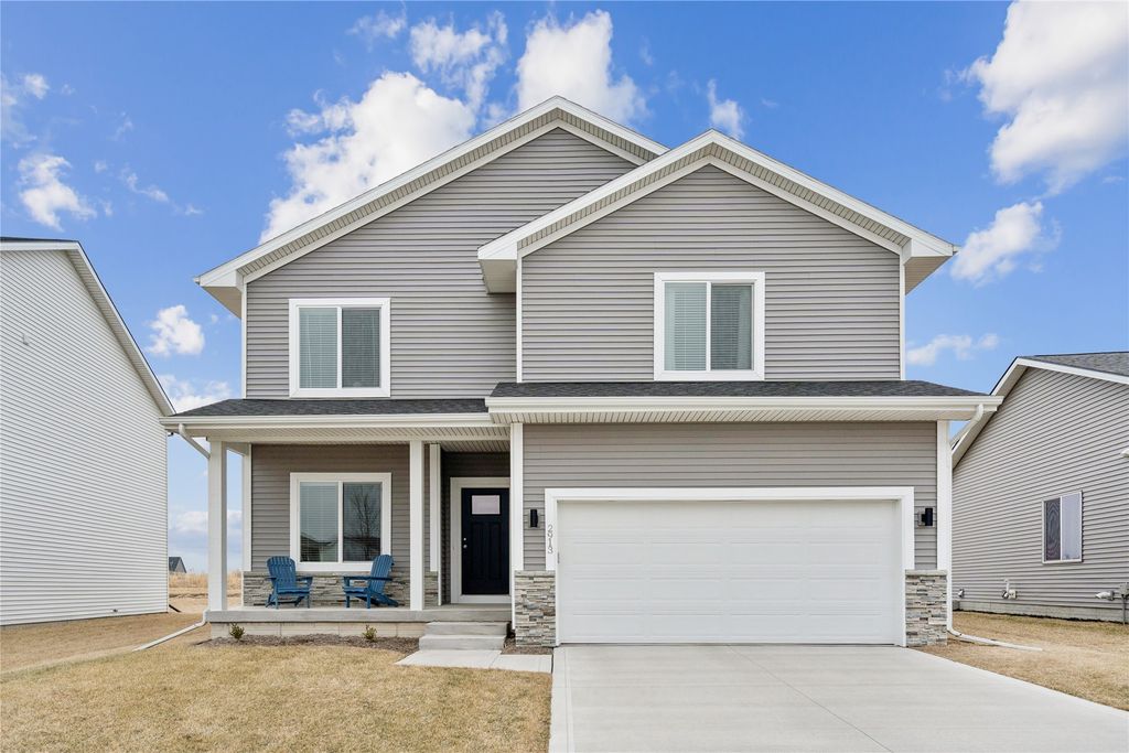 2913 Indigo Lane, Pella, IA 50219