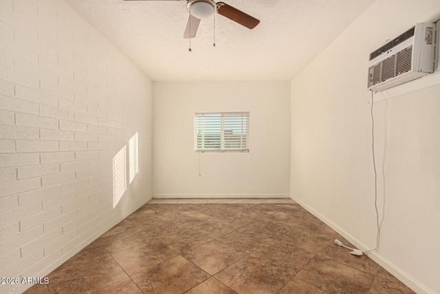 7518 W WHITTON Avenue, Phoenix, AZ 85033