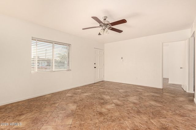 7518 W WHITTON Avenue, Phoenix, AZ 85033