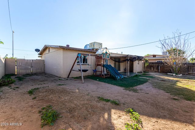 7518 W WHITTON Avenue, Phoenix, AZ 85033