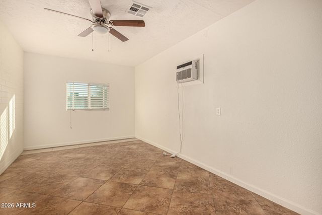 7518 W WHITTON Avenue, Phoenix, AZ 85033