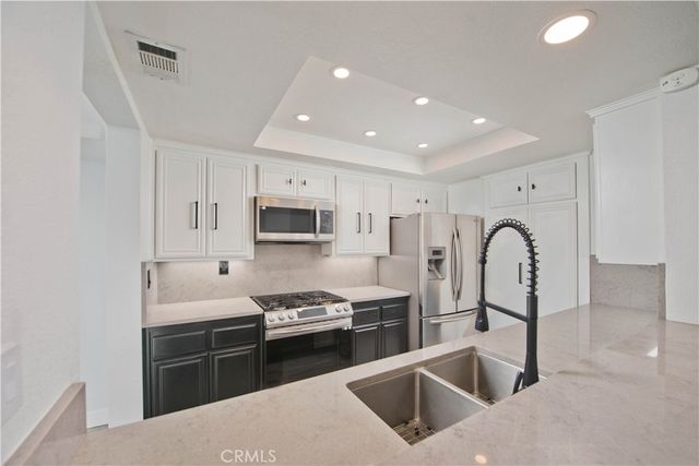 600 Kingswood Lane A, Simi Valley, CA 93065