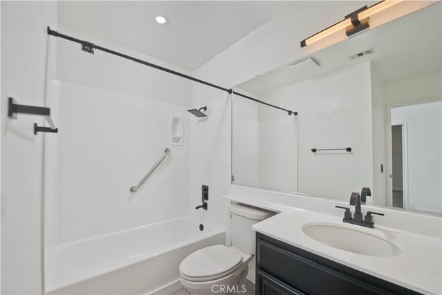 600 Kingswood Lane A, Simi Valley, CA 93065