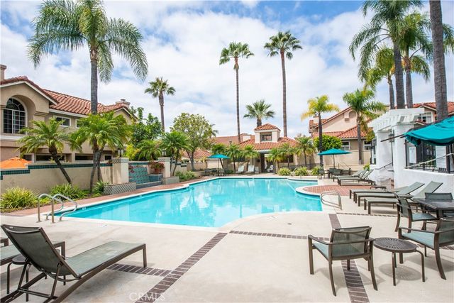 600 Kingswood Lane A, Simi Valley, CA 93065