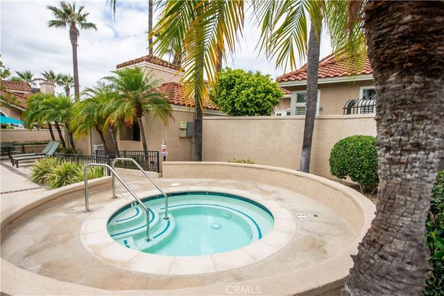 600 Kingswood Lane A, Simi Valley, CA 93065