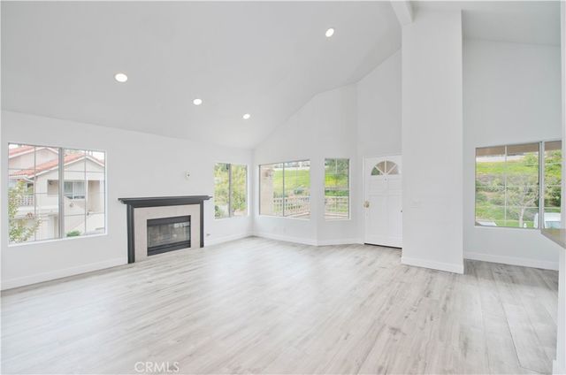 600 Kingswood Lane A, Simi Valley, CA 93065