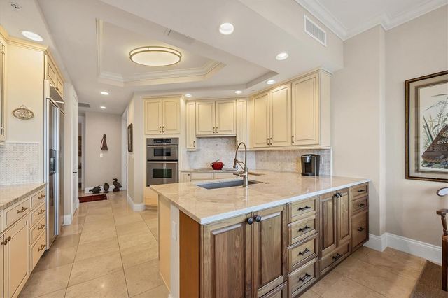 140 RIVIERA DUNES WAY 1001, Palmetto, FL 34221