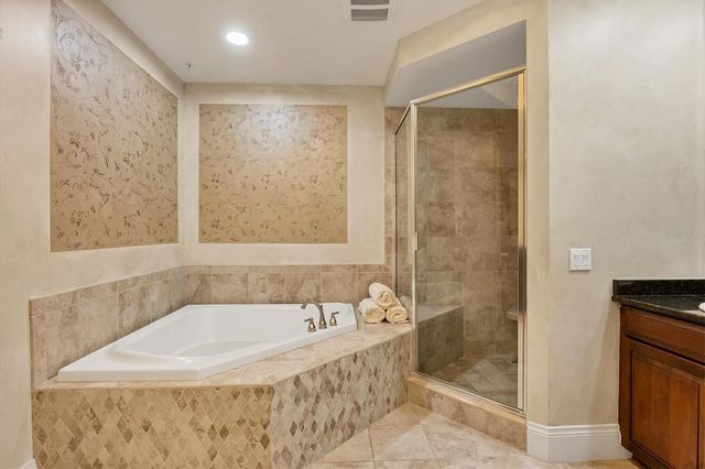 140 RIVIERA DUNES WAY 1001, Palmetto, FL 34221