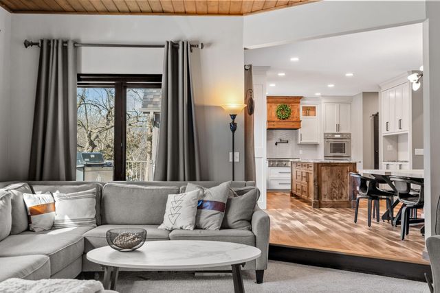 2801 Woods Trail N, Burnsville, MN 55306