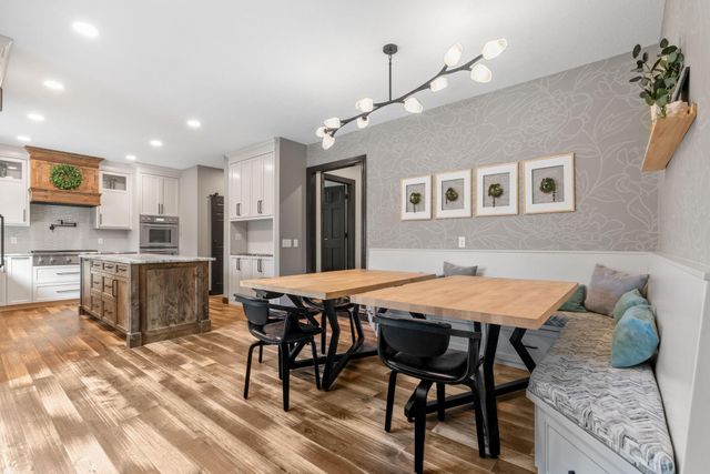 2801 Woods Trail N, Burnsville, MN 55306