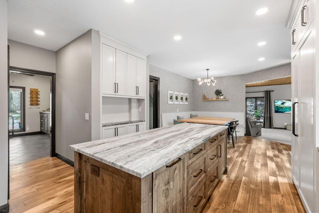 2801 Woods Trail N, Burnsville, MN 55306