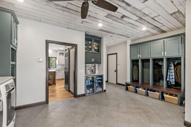 2801 Woods Trail N, Burnsville, MN 55306