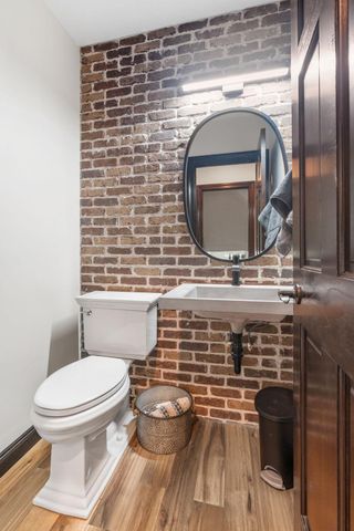 2801 Woods Trail N, Burnsville, MN 55306