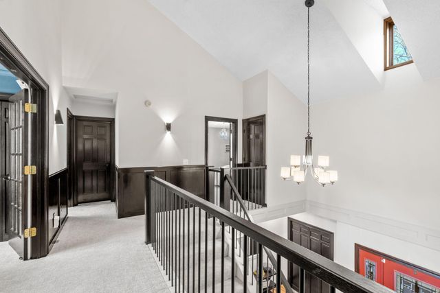 2801 Woods Trail N, Burnsville, MN 55306