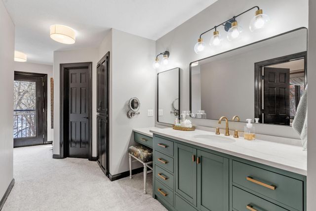 2801 Woods Trail N, Burnsville, MN 55306