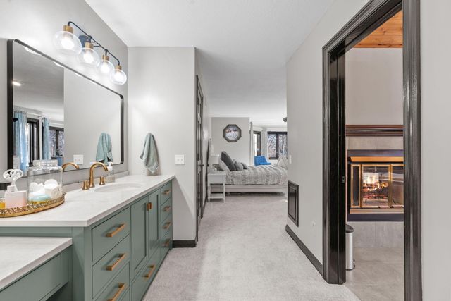 2801 Woods Trail N, Burnsville, MN 55306