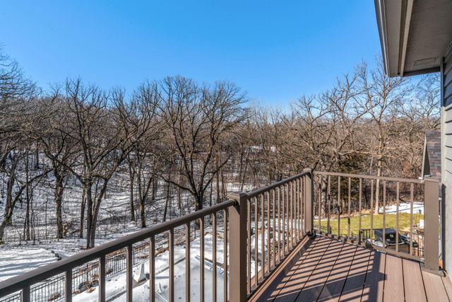 2801 Woods Trail N, Burnsville, MN 55306