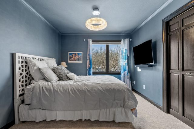 2801 Woods Trail N, Burnsville, MN 55306