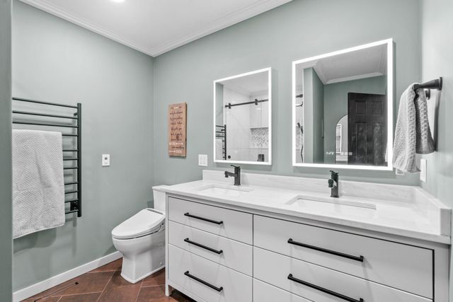 2801 Woods Trail N, Burnsville, MN 55306