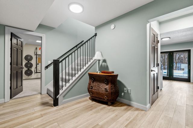 2801 Woods Trail N, Burnsville, MN 55306