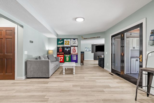 2801 Woods Trail N, Burnsville, MN 55306