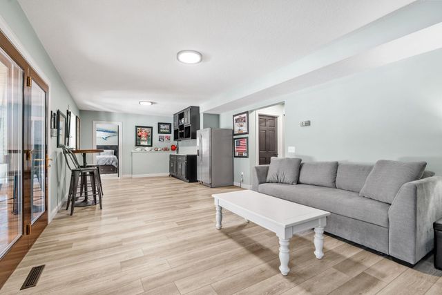 2801 Woods Trail N, Burnsville, MN 55306