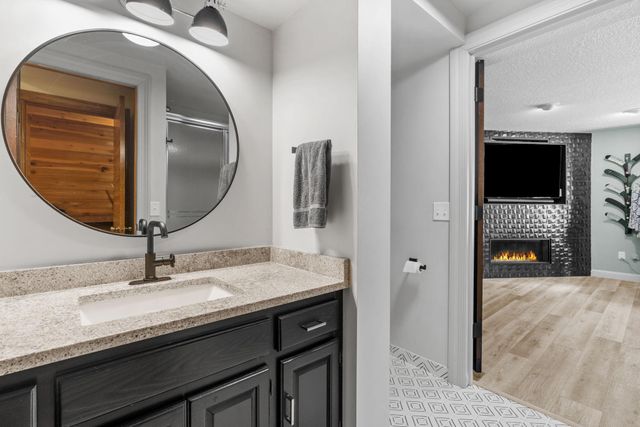 2801 Woods Trail N, Burnsville, MN 55306