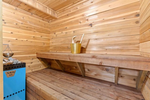 2801 Woods Trail N, Burnsville, MN 55306