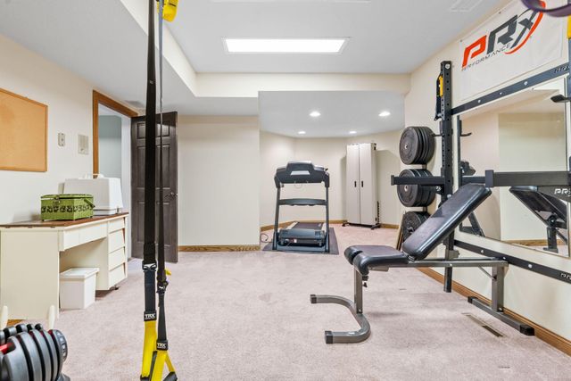 2801 Woods Trail N, Burnsville, MN 55306