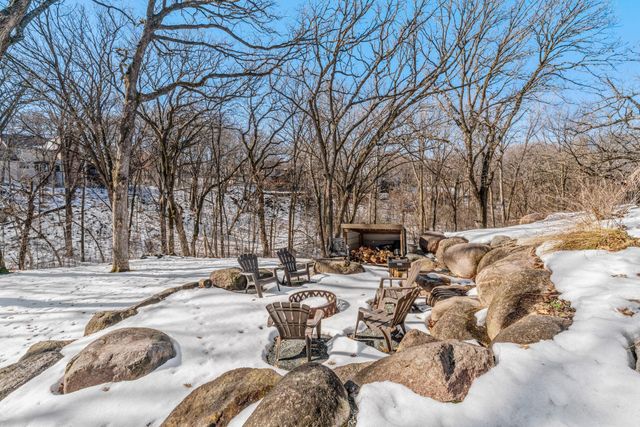 2801 Woods Trail N, Burnsville, MN 55306