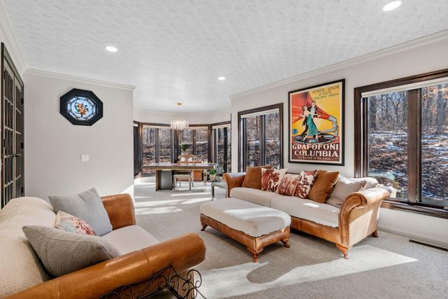 2801 Woods Trail N, Burnsville, MN 55306