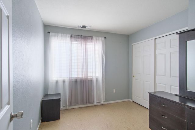 810 River Raft Ct, Modesto, CA 95351