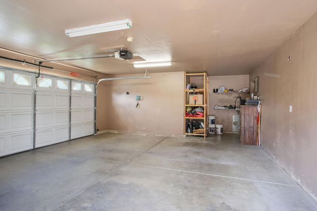 810 River Raft Ct, Modesto, CA 95351