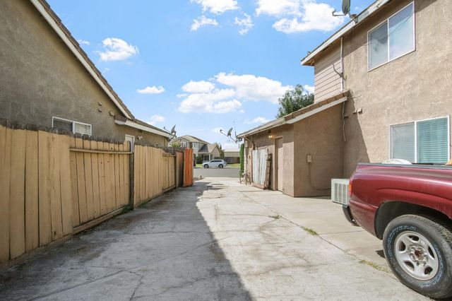 810 River Raft Ct, Modesto, CA 95351