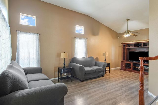 810 River Raft Ct, Modesto, CA 95351