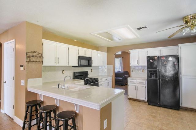 810 River Raft Ct, Modesto, CA 95351